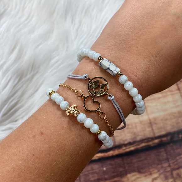 RELISTED Sea Turtle Heart Beaded Bracelet Bundle Set - Picture 2 of 7